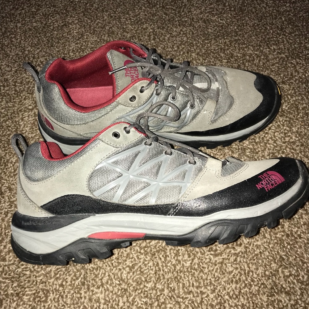 Used Size 11 Men’s Northface low top boot